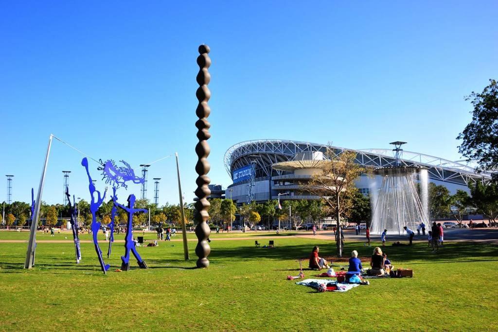 Parkside & City View In Sydney Olympic Park Exterior photo